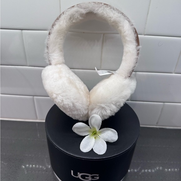 UGG Chestnut Sheepskin Embroidered Earmuffs - Picture 11 of 14